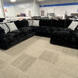 Huge 3 Piece Sectional With Chaise