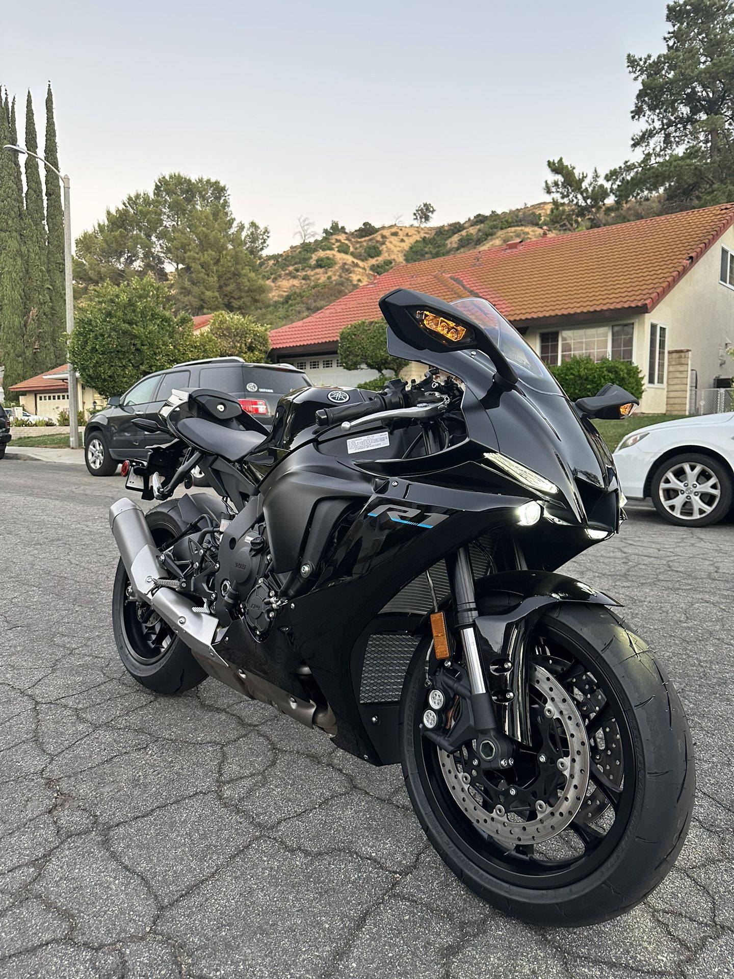 Custom 2023 R1 2023 Yamaha R1 Mirrors And fairings for Sale in Santa Clarita, CA - OfferUp