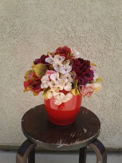 Artificial flowers $15 or best offer 🤗