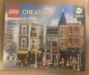 LEGO Creator 10255 Assembly Square