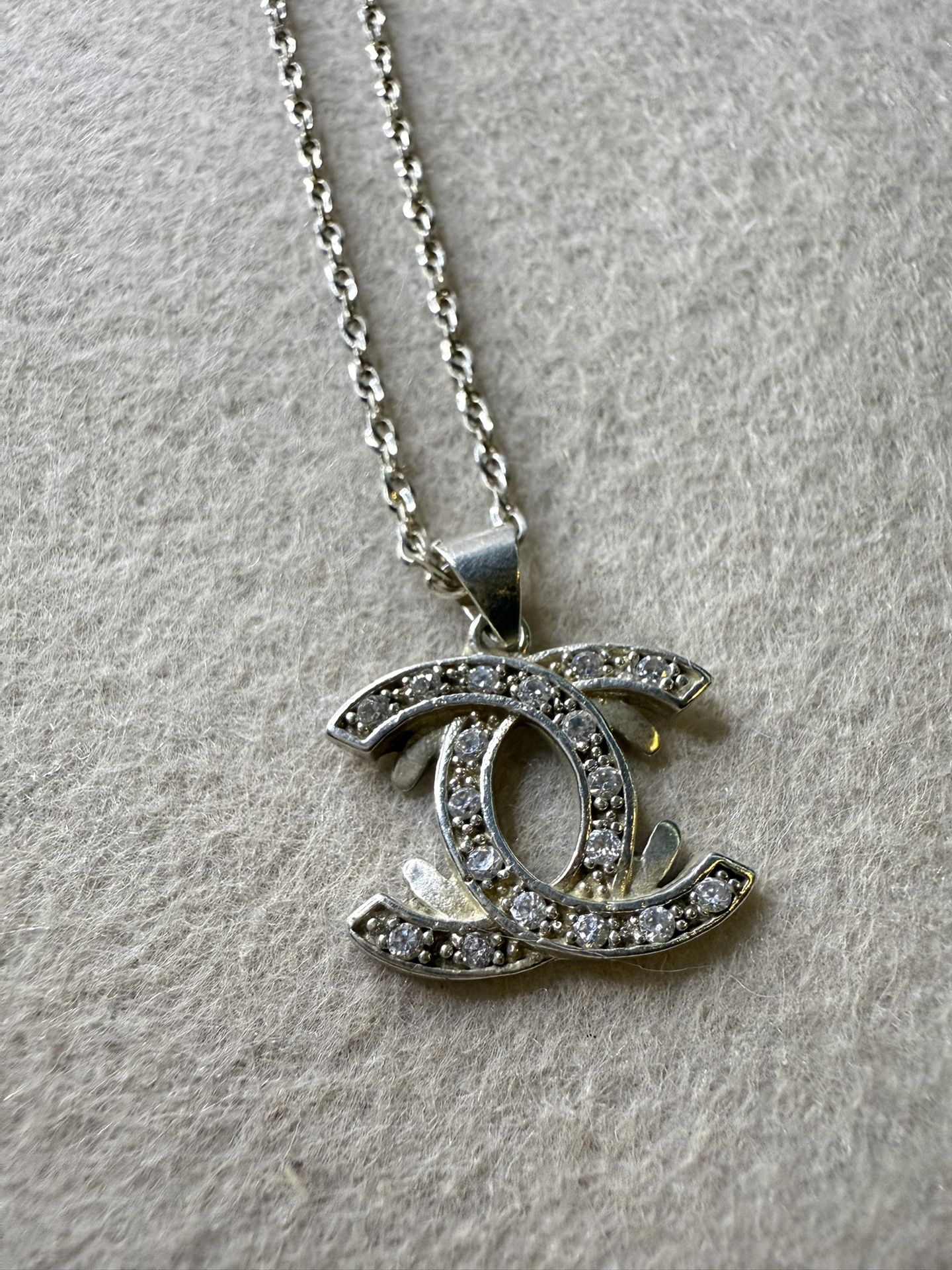 Sterling silver necklace size 18” 5.4g