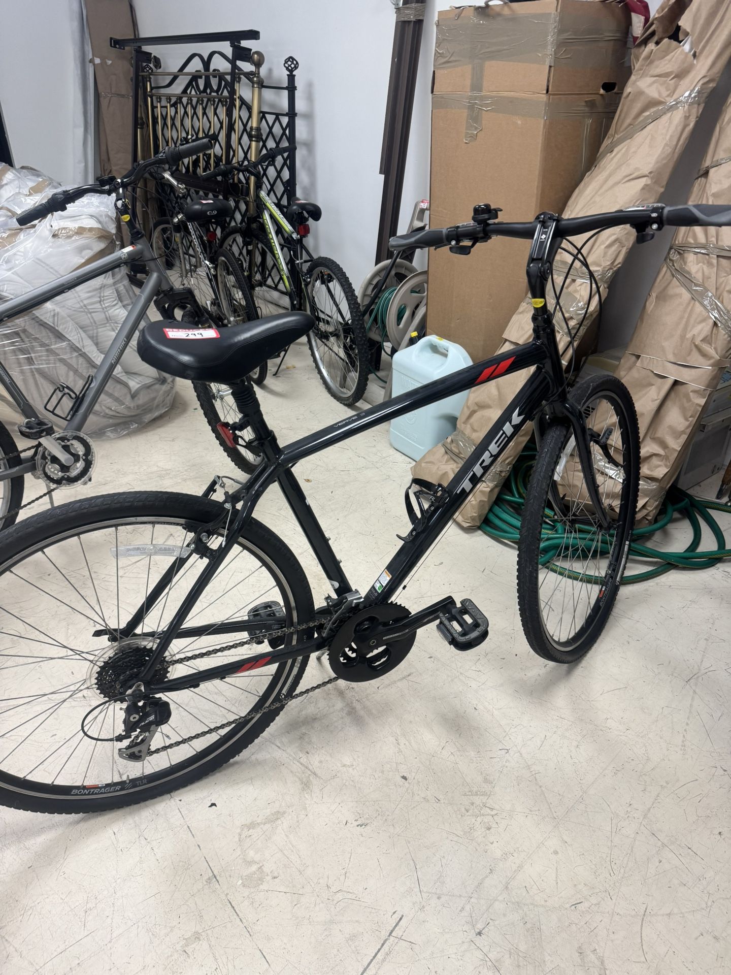 Men’s Trek Verve 3 Bike - Retail: $899