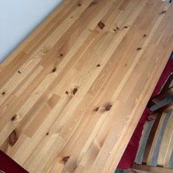 Table With 4 Chairs 