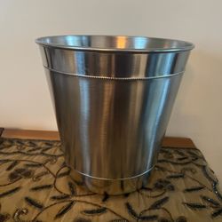Silver Wast Basket And Toilet Paper Stand