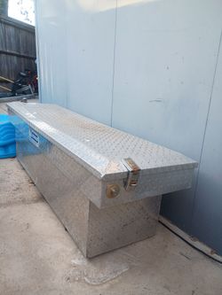 Truck toolbox