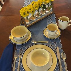 42-piece service for 6 Dinnerware set