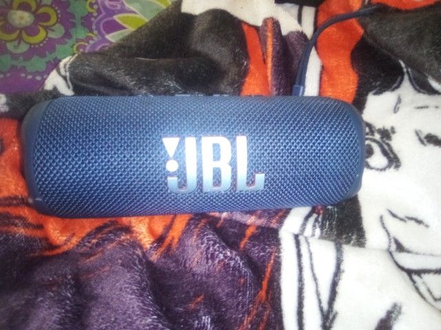 GBL Speaker I Have It Over A Year That's Why I'm Selling It For So Cheap But It's Very Loud Still Work The Same