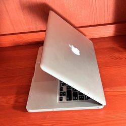 Apple MacBook Pro 13” I5 Processor 8GB RAM 256GB SSD macOS 15.1 Sequoia $140