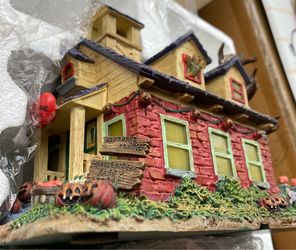 Hawthorne, Winnie the Pooh, Halloween village