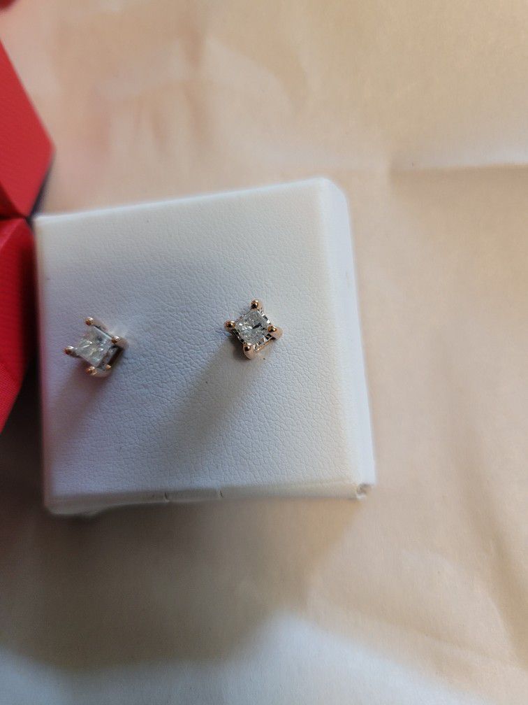 14kt Rose Gold Diamond Earrings 