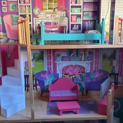 Doll House 