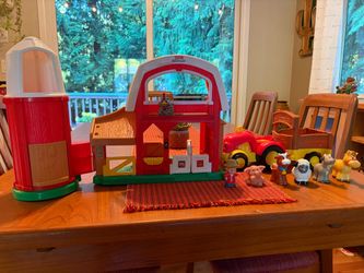 Vintage 2005 Fisher Price Little People Farm Set with Animal Sounds