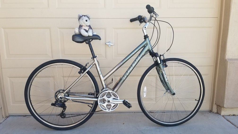 Trek 7100 17.5" step thru hybrid style bike bicycle fully tuned ride ready & GUARANTEED