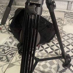 Professional Black Tripod for Cameras