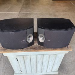 Pair Of Bose 301V Speakers (Both Sound Amazing!)