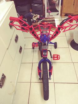 Child bike spiderman