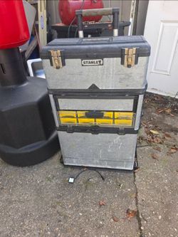 Stanley rolling toolbox the price is firm