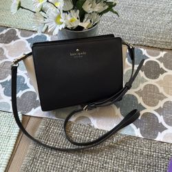 Kate Spade Black & Cream Crossbody Handbag – Business Casual Chic