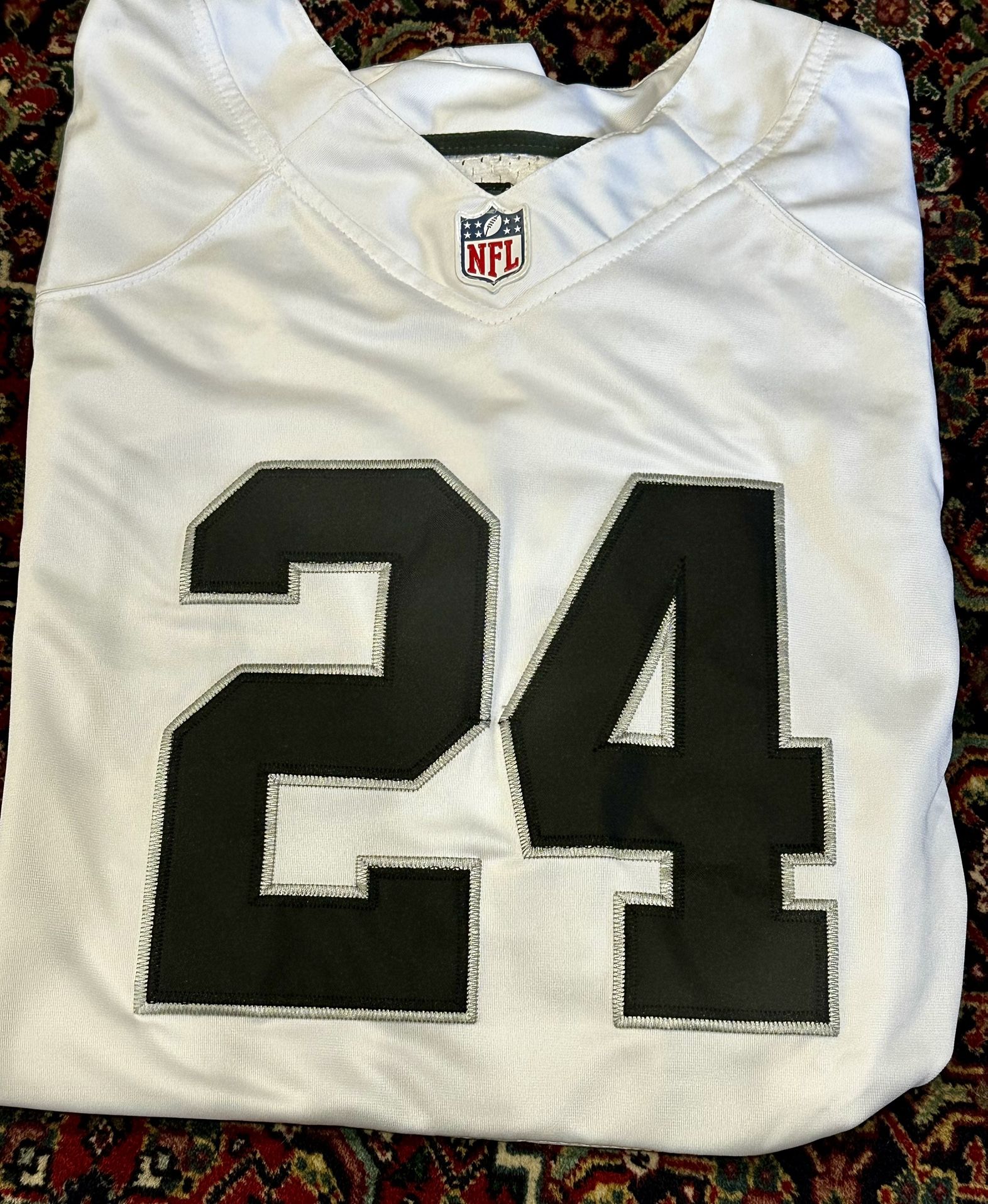 NIKE OAKLAND RAIDERS MARSHAWN LYNCH JERSEY 24. SIZE 48 NFL PLAYERS