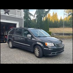 2012 Chrysler Town & Country