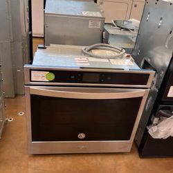 Whirlpool Built In Single Wall Oven 30 inch wide 