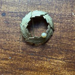 Gold Brooch 7 Grams Gold