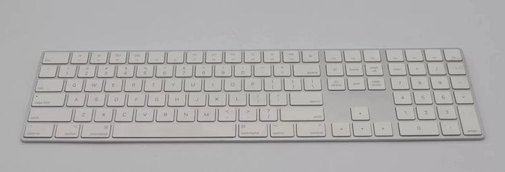 Apple Magic Keyboard with Numeric Keypad, A1843 (Wireless, Bluetooth) - White/Silver, NEW