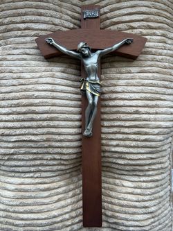 Vintage Wood & Pewter Crucifix – 13.25” Wall Cross