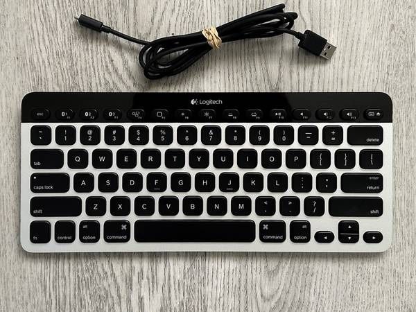 Logitech® Bluetooth® Illuminated Keyboard K811 For Mac, iPad, iPhone