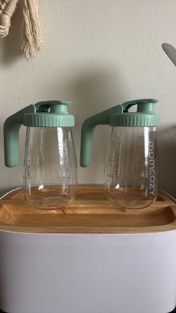 2x Momcozy 28oz. Breast Milk Pitchers