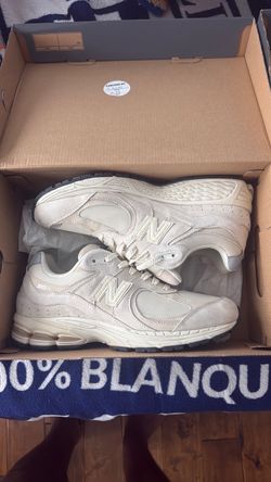 New balance 2002r