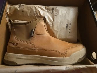 Men's brown leather boots Gor tex size 13 new