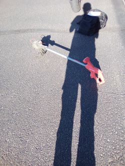 Craftsman 12-in electric weed eater