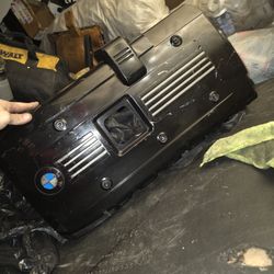 E90 BMW Engine Valve Cover
