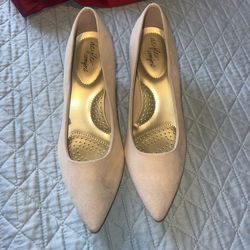 SIZE 7 HEELS 