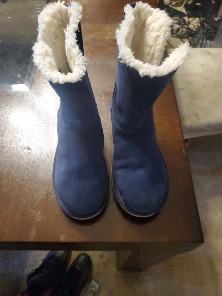 UGG SHOE