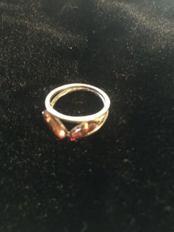Anillo de plata y รmbar