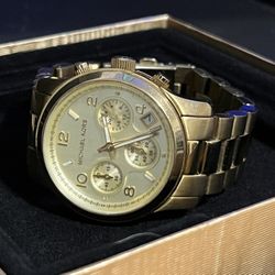 Authentic Michael Kors Women’s Watch NEEDS BATTERY
