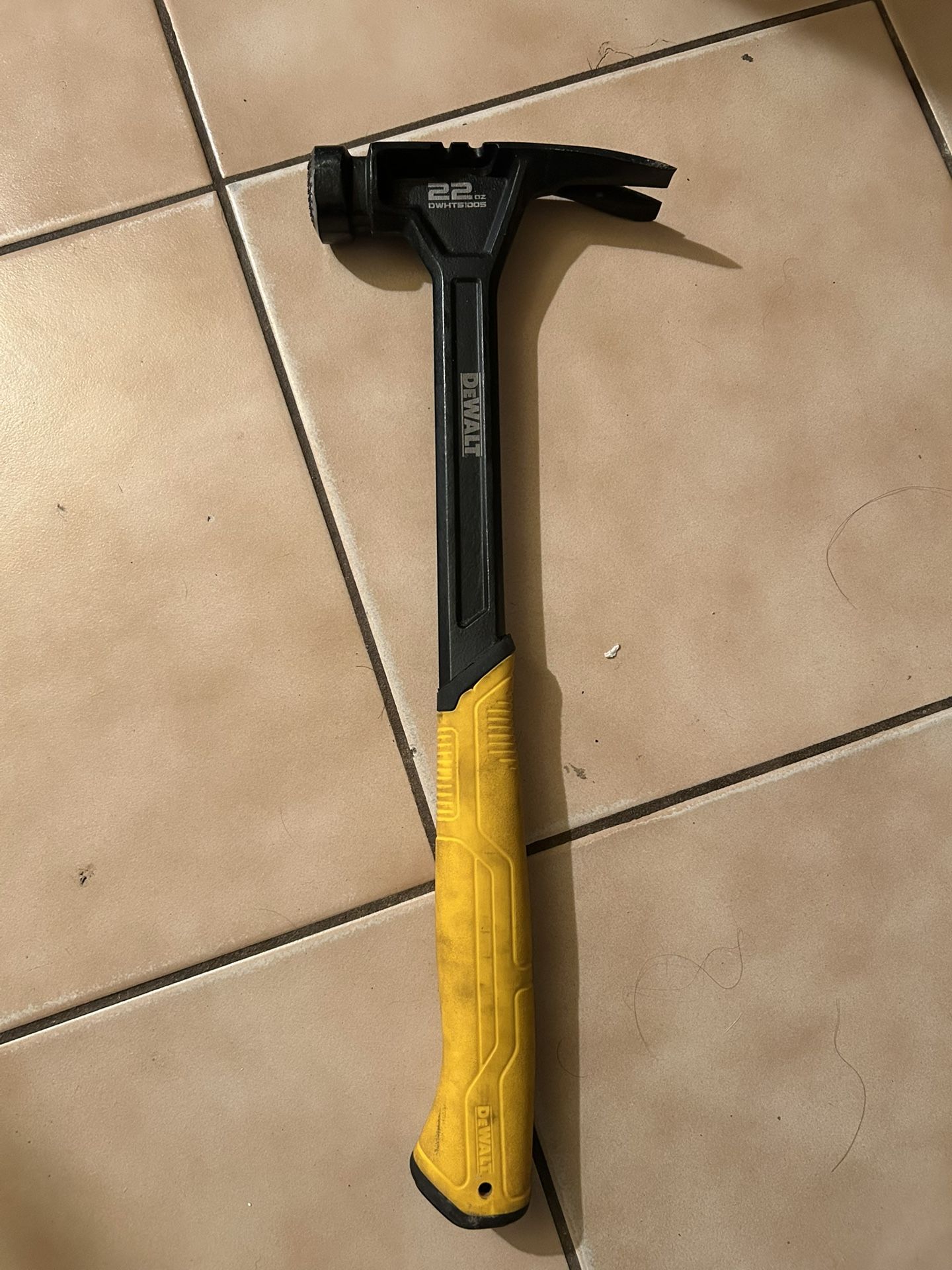 Dewalt 22oz Hammer