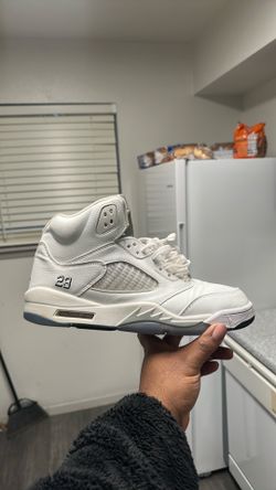 Jordan 5 metallic MENS 10 to 11
