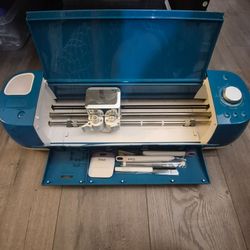 Cricut Explore Cutting Machine with Tools