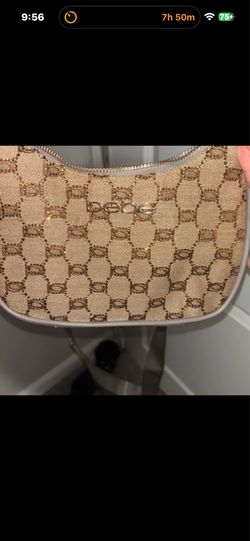 Guess purse brand new never worn