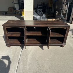 TV Stand/cabinet 
