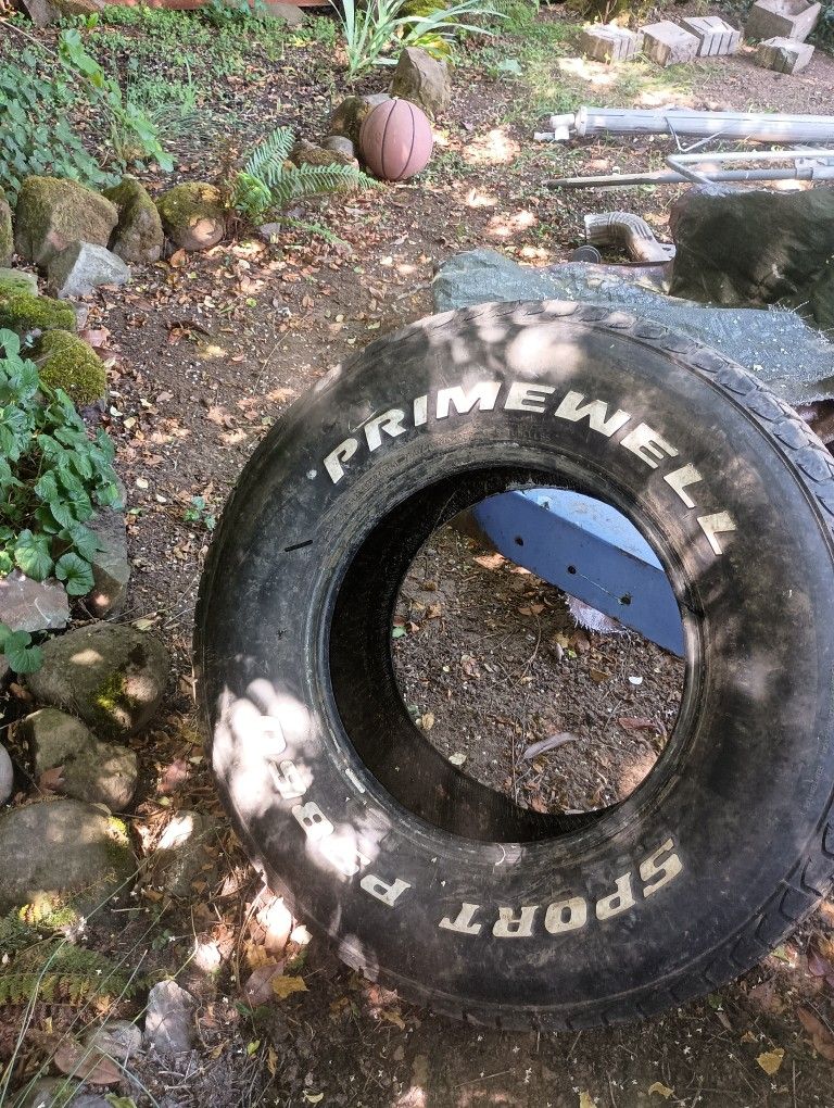 1 Used Tire Primewell Sport PS860 255/70R/15
