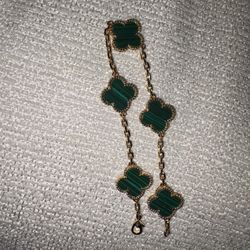Vca Malachite And Gold Motif Bracelet 