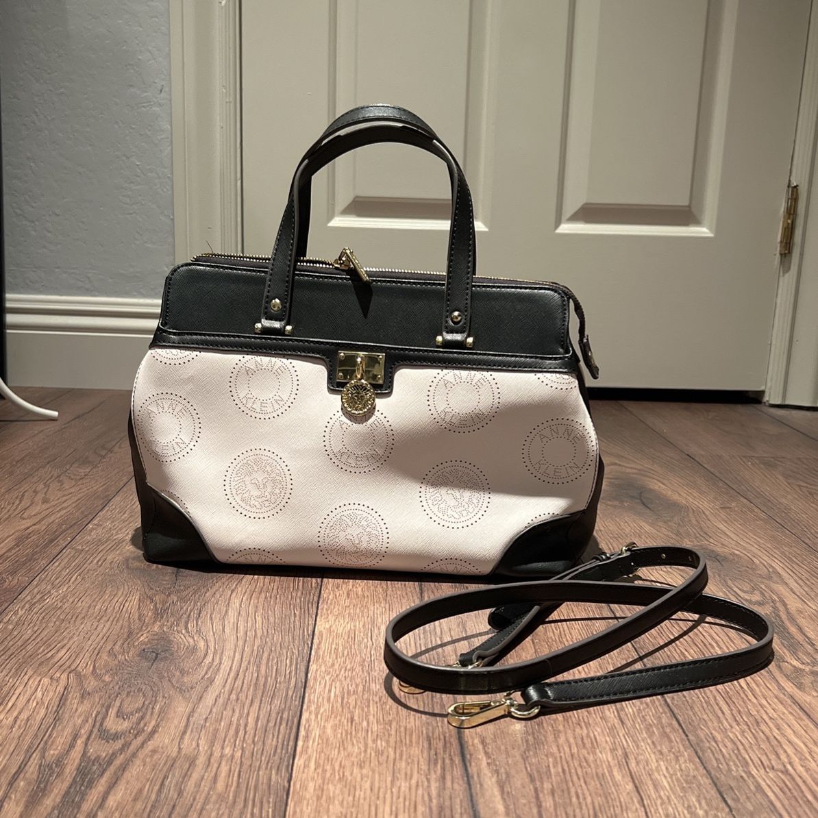 1800s Doctor Bag 15$ for Sale in Roy, WA - OfferUp