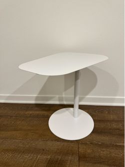 Chroma C-Shaped End Table