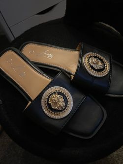 Sandle bundle, worn a few times, in good condition, colors: black and brownish, size 7.5 for both