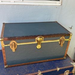 Classic Vintage Steamer Trunk 1(contact info removed)
