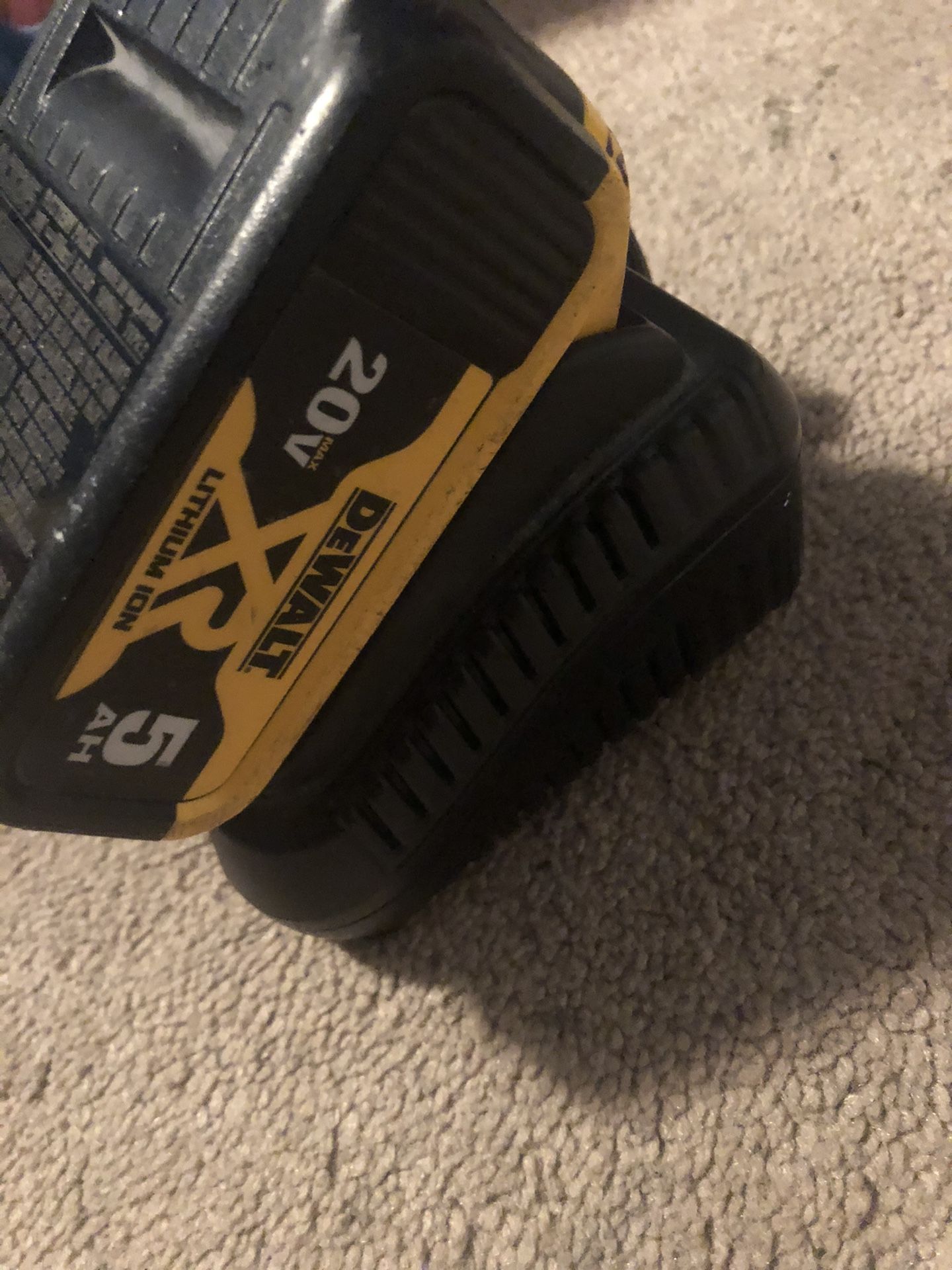 20v and charger deWalt